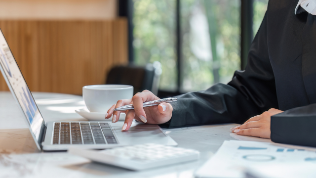 What Is Data Analysis Work? Workflow, Job Roles, Tools, and Real-World Examples