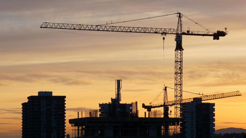 Scissor Lift Safety in Industrial and Construction Environments