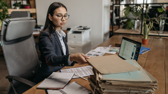 Administrative Assistant Jobs in the UK: Complete Career Guide
