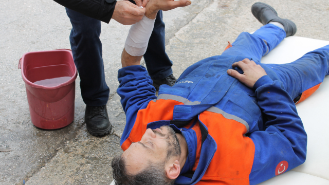 Electric Shock First Aid: What to Do, Causes, Symptoms and Prevention